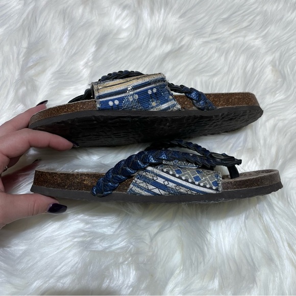 Muk luks sandals - Picture 2 of 5